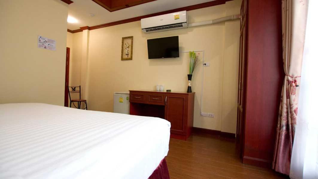 Bluebird Inn Паттайя Экстерьер фото