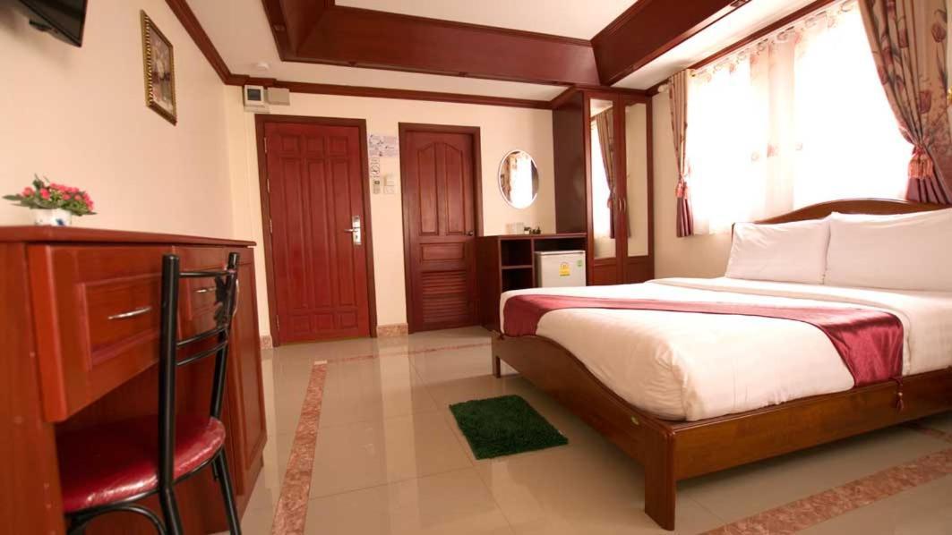 Bluebird Inn Паттайя Экстерьер фото