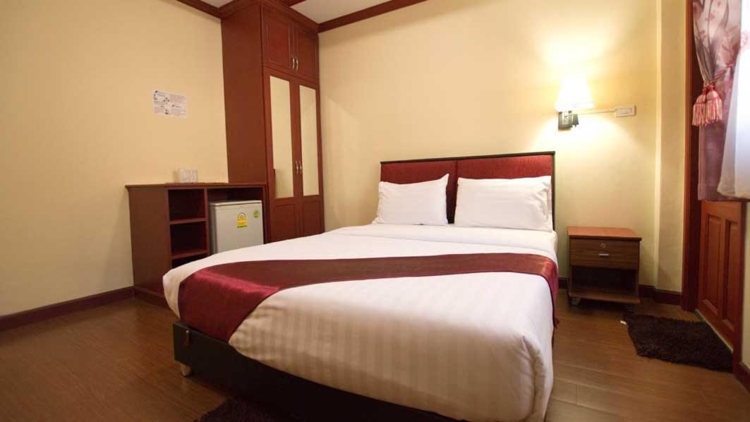 Bluebird Inn Паттайя Экстерьер фото