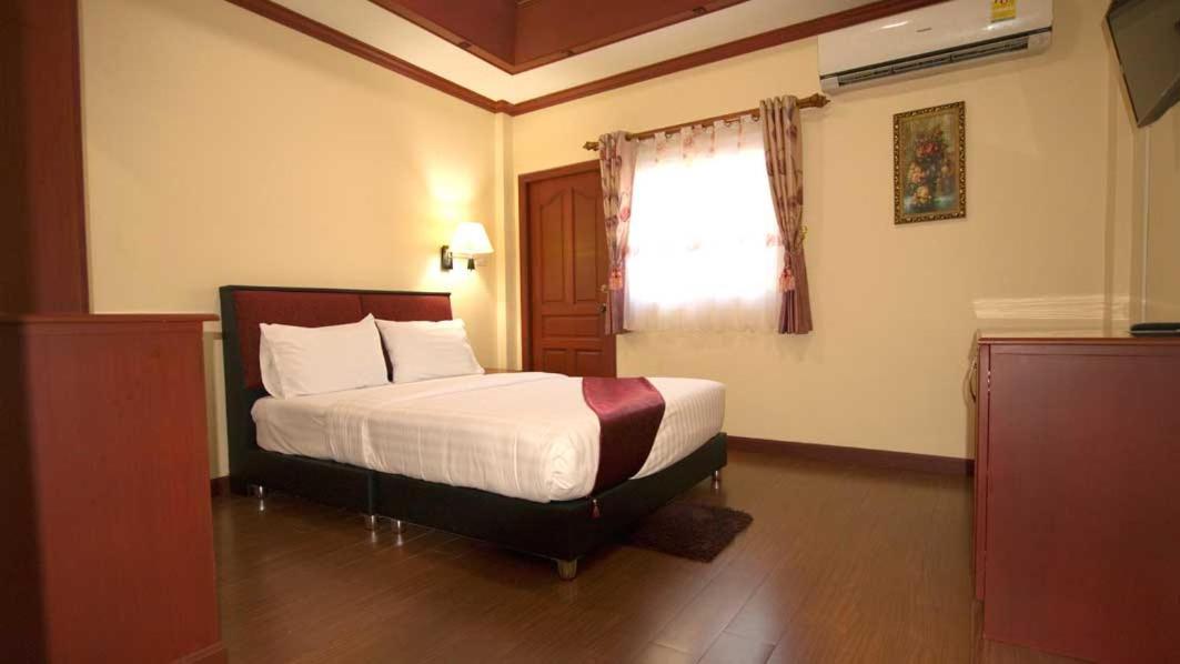 Bluebird Inn Паттайя Экстерьер фото