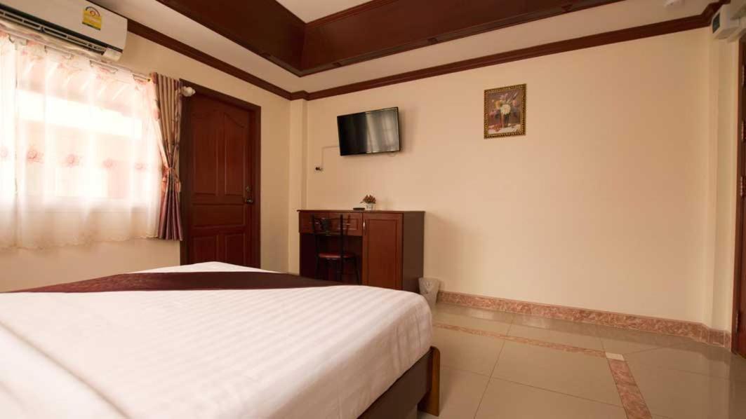 Bluebird Inn Паттайя Экстерьер фото