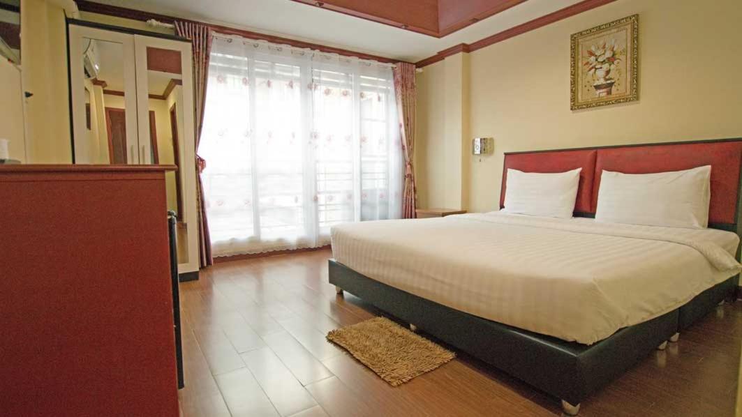 Bluebird Inn Паттайя Экстерьер фото