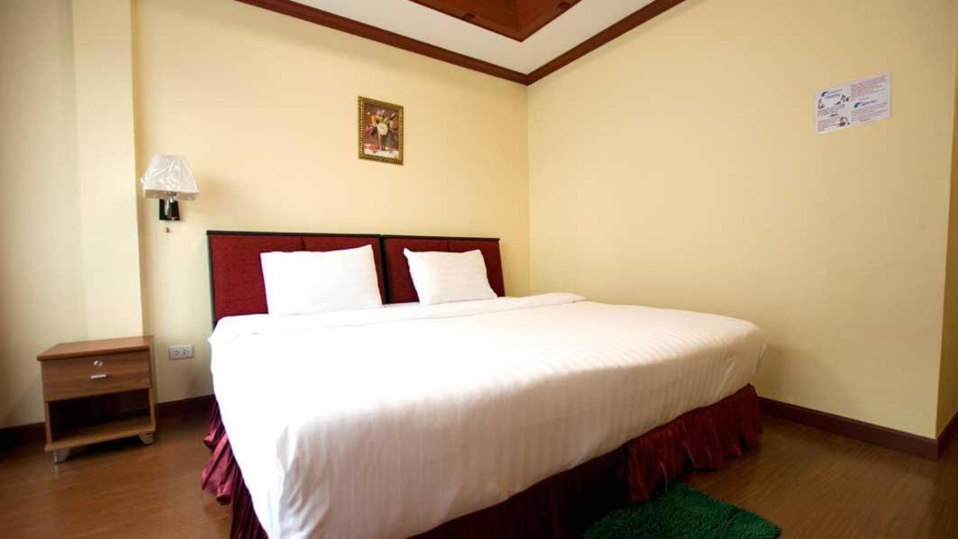 Bluebird Inn Паттайя Экстерьер фото